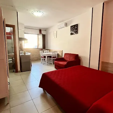 Monolocale Rosso - A Casa Di Ludovica E Martina Gallipoli