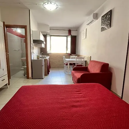 Monolocale Rosso - A Casa Di Ludovica E Martina *